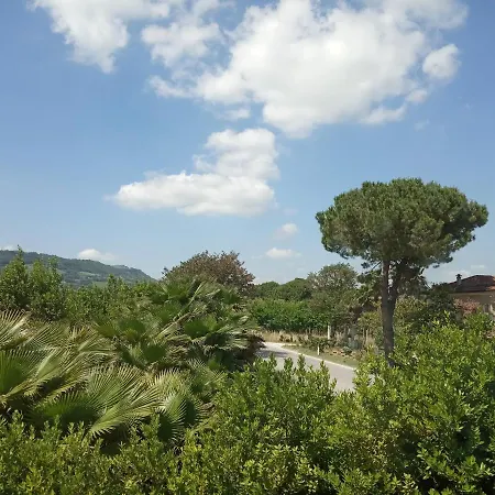Yogalujah Holistic Bed & Breakfast Campofilone
